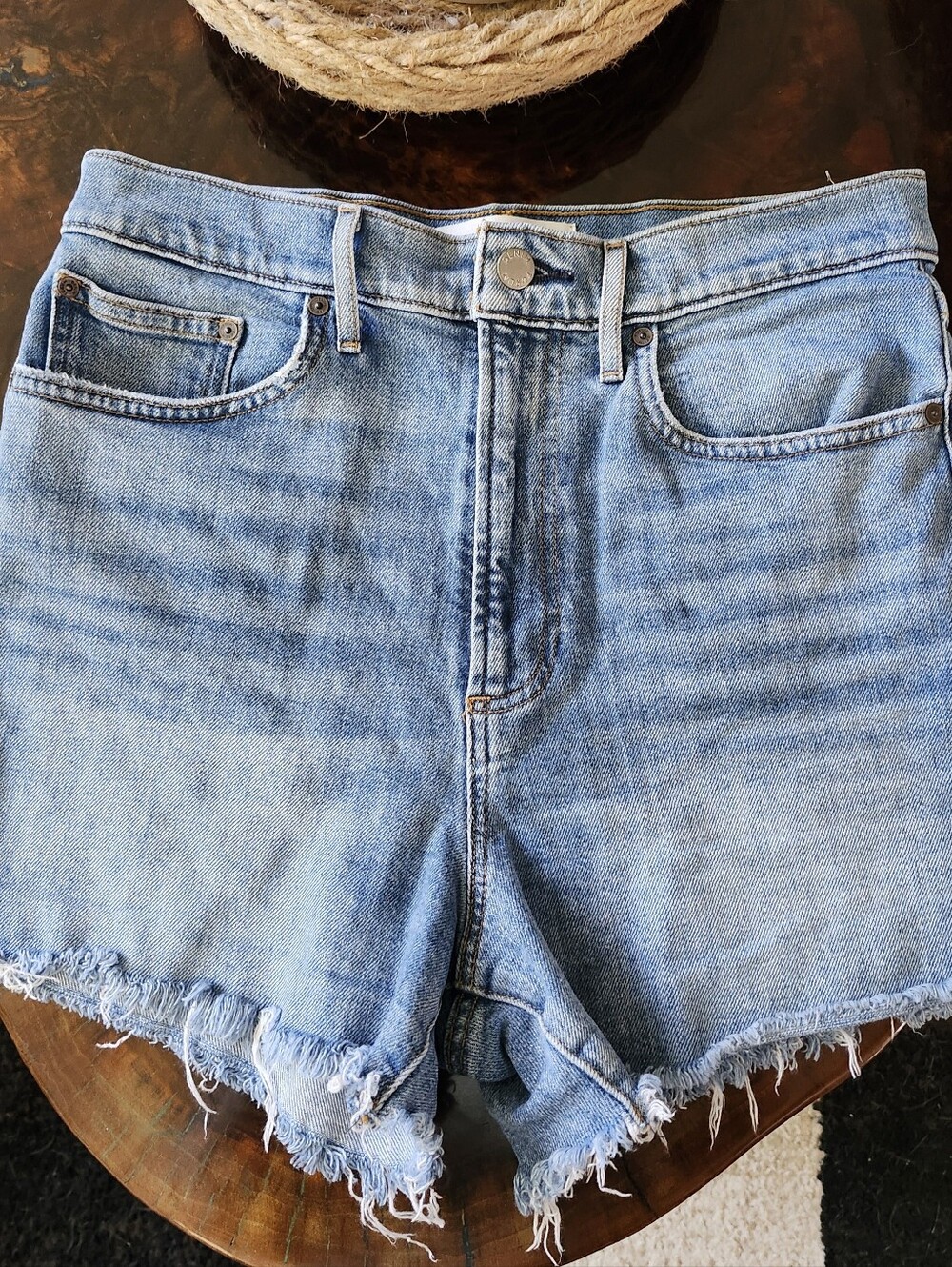 Denim Forum  Light Blue Denim Frayed Hem Women's Shorts Sz 29 Measurements Below